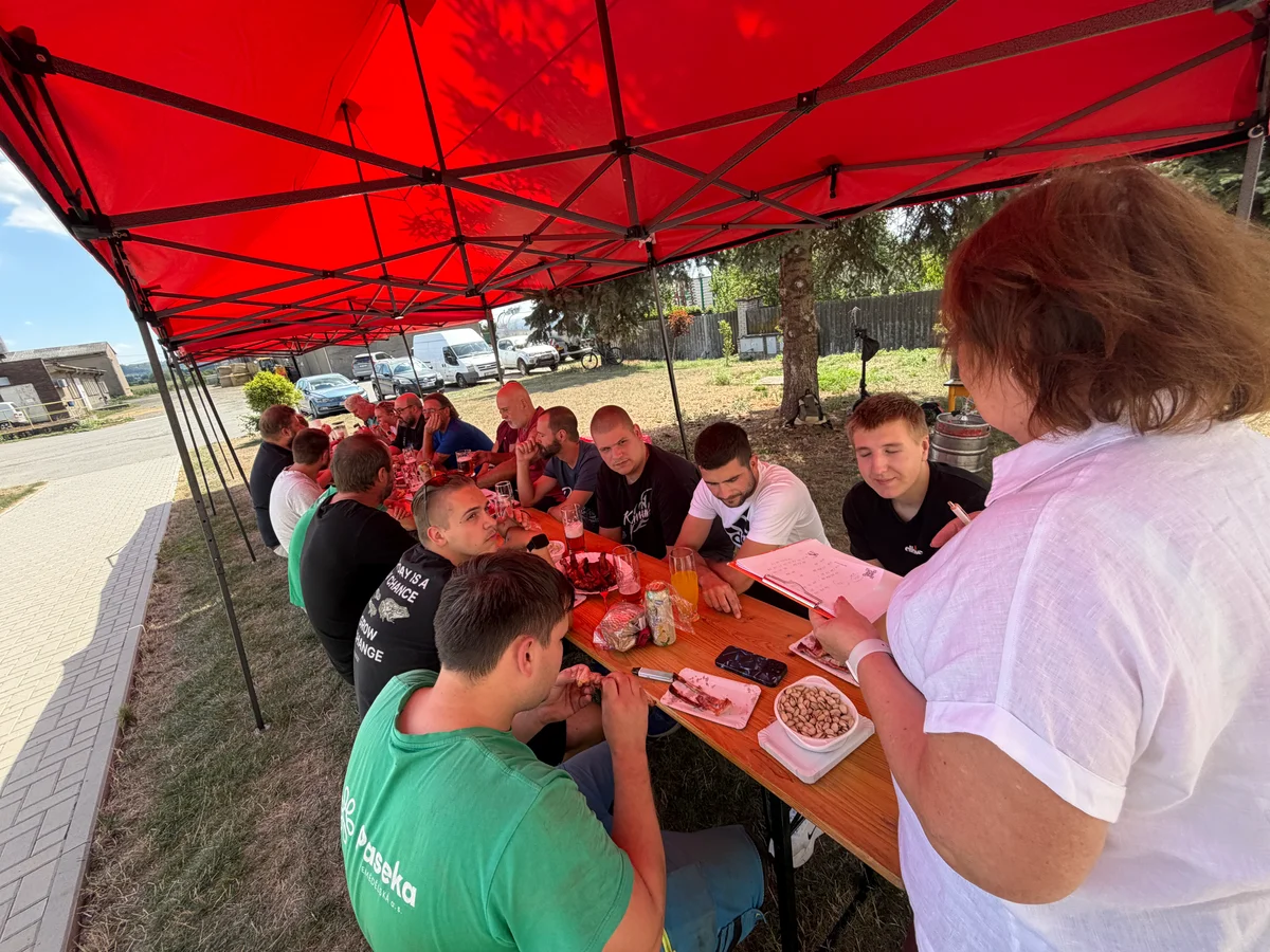 Sklizeň na polích Paseka